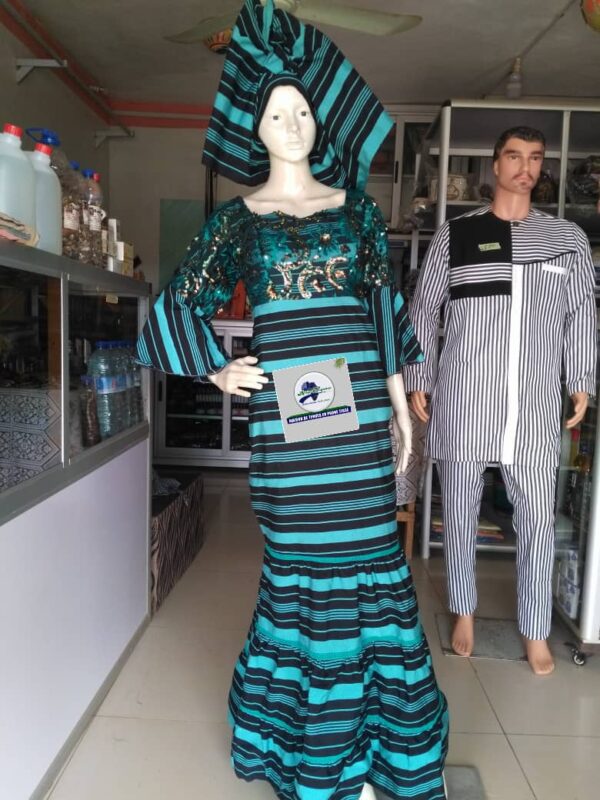 Robe dame en pagne tissé vert noir